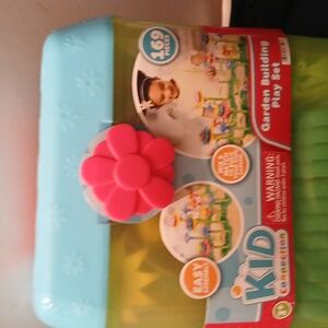 Guarding building Play set free shipping